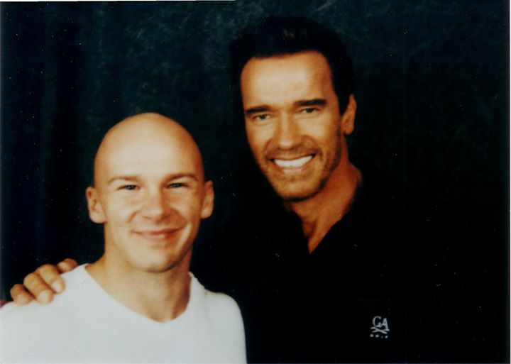 King quando conheceu Arnold Schwarzenegger em 1999 (Foto: Acervo Pessoal)
