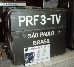 Uma das primeiras câmeras da TV Tupi; filme precisava ser revelado (Foto: Reprodução)